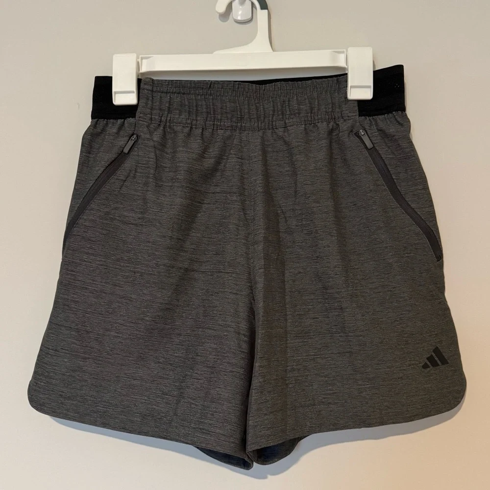 Adidas Aeroready Men’s Gray Athletic Lined Shorts drawstring‎ 5” inseam Small